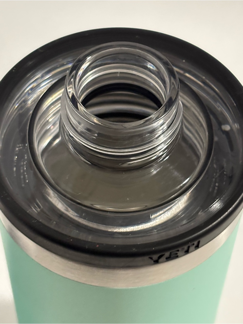 YETI Rambler Seafoam Water Bottle 18 oz Chug Cap Brand New Yeti Flaw See Photos - Picture 5 of 8